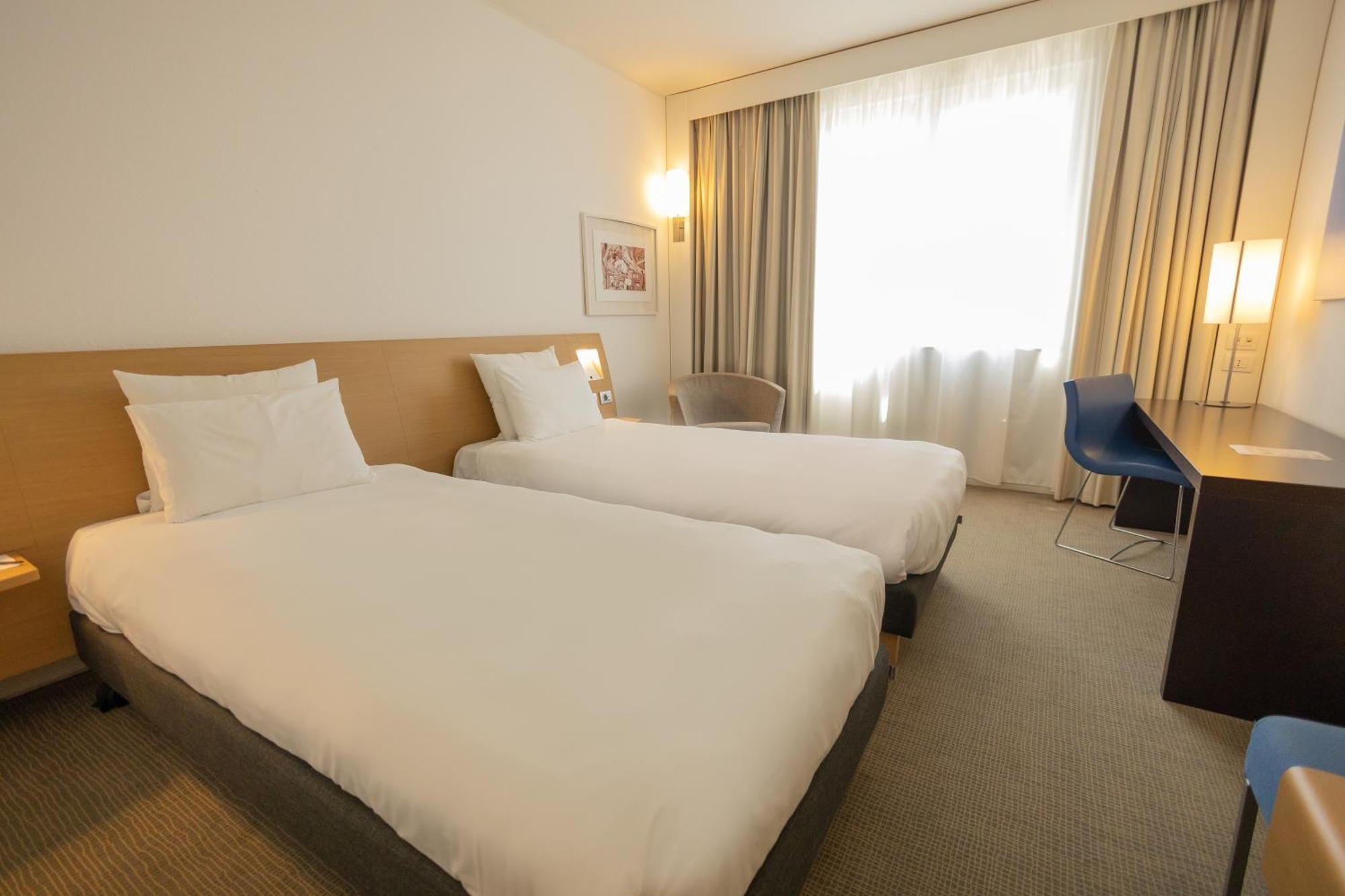 Novotel Salerno Est Arechi Exterior photo